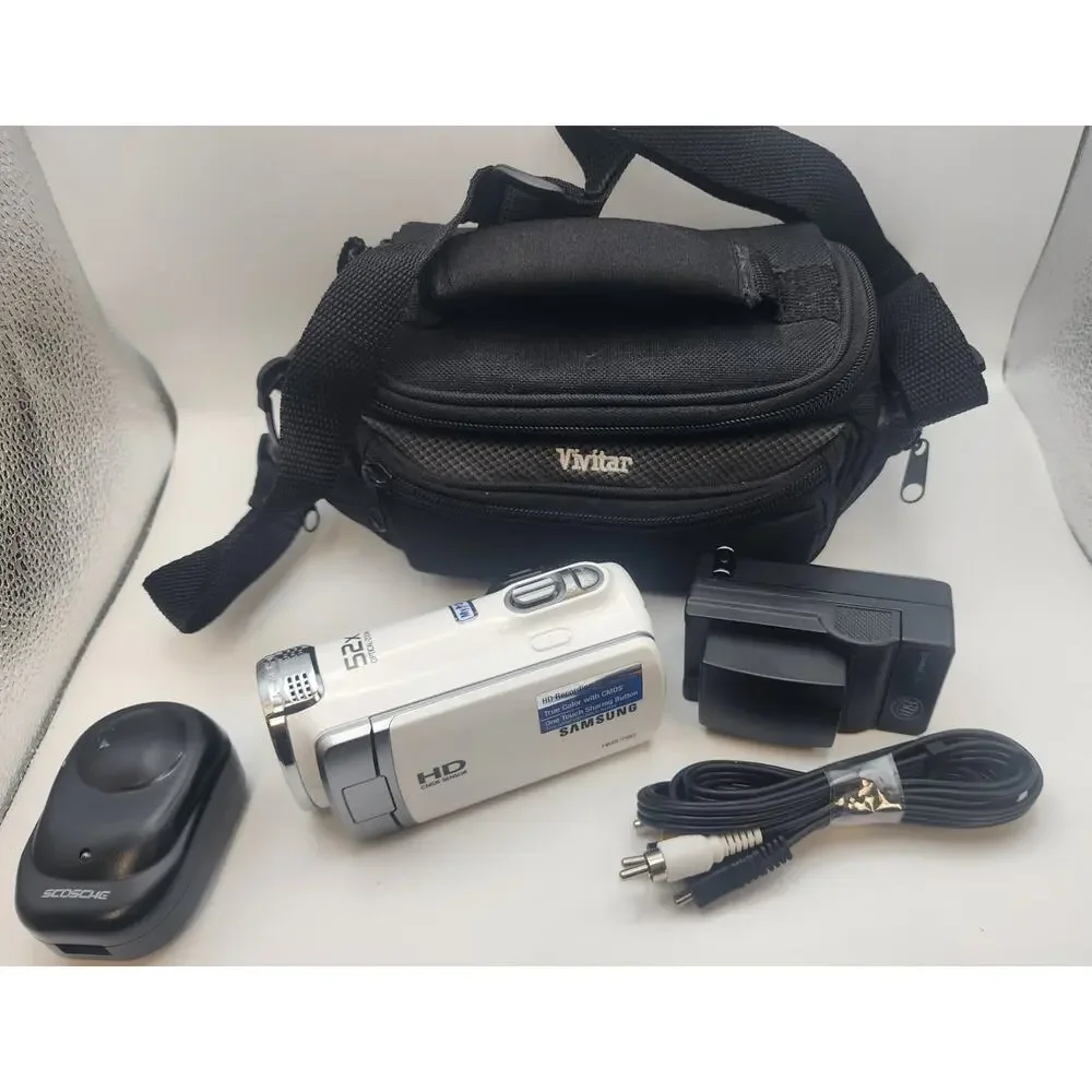 Samsung HMX-F90 HD Camcorder + New Battery, Charger, Memory Card, Manual, etc
